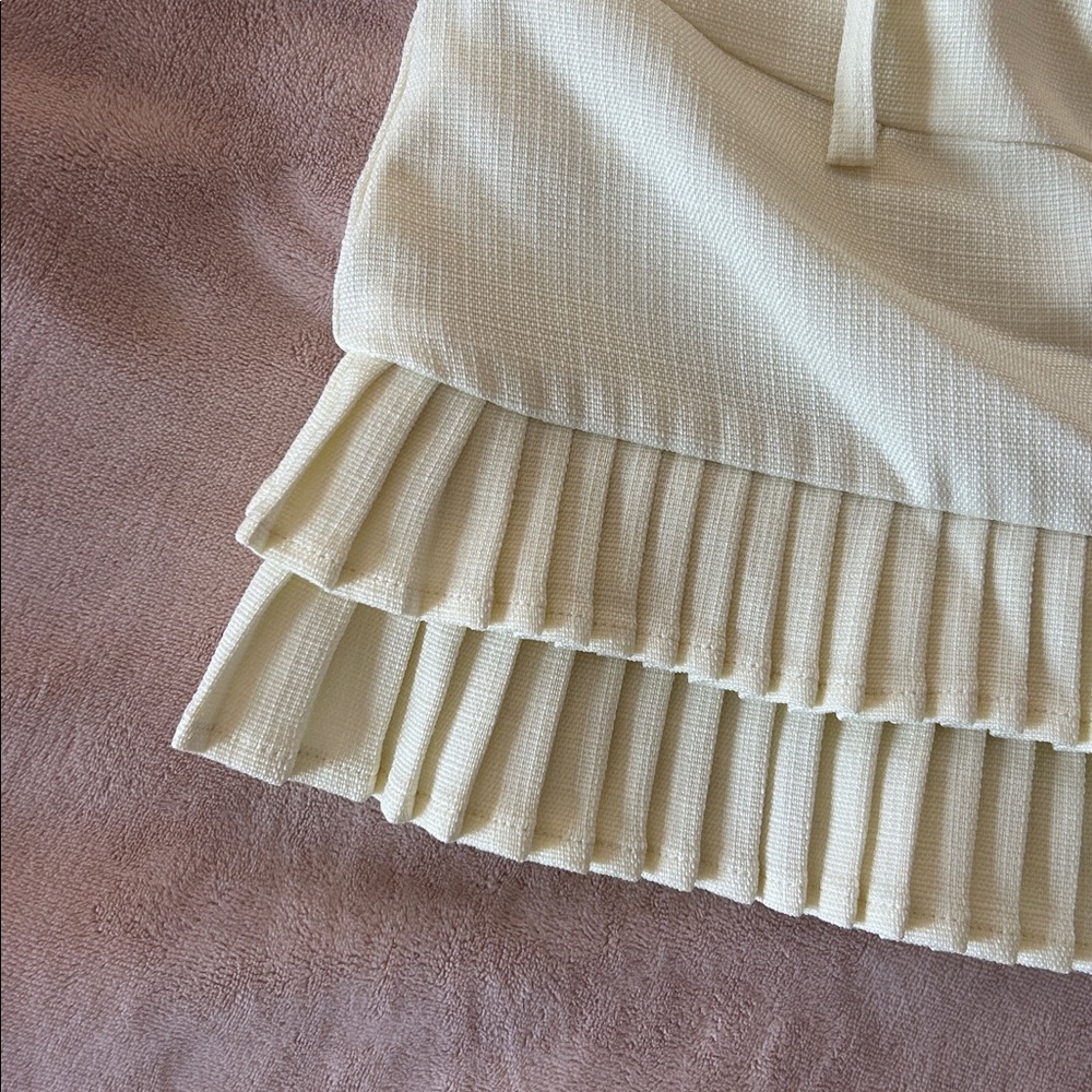 Cream Pleated Mini Skirt - Picture 6 of 8